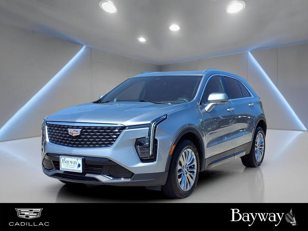 2025 Cadillac XT4 — photo 1 of 7