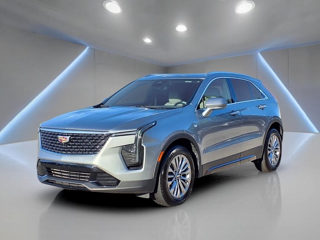 2025 Cadillac XT4 — photo 1 of 7
