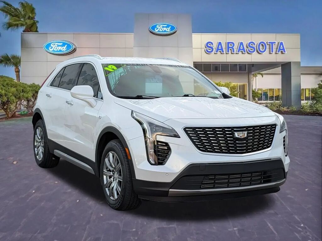 2019 Cadillac XT4 Premium Luxury — photo 1 of 26
