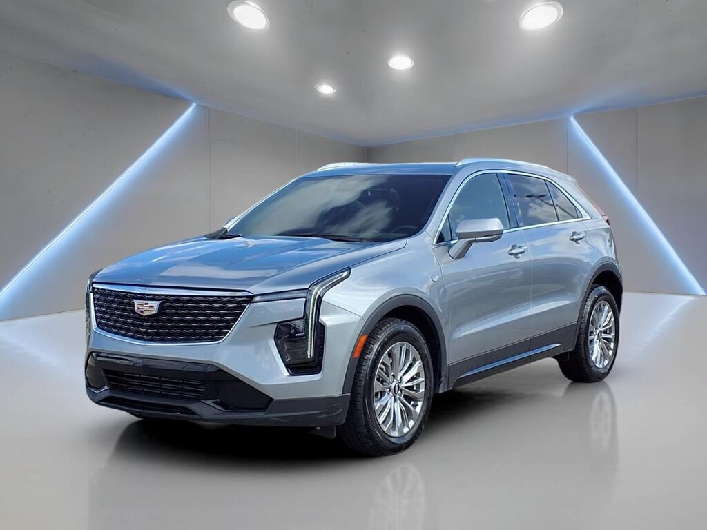 2025 Cadillac XT4 — photo 1 of 7