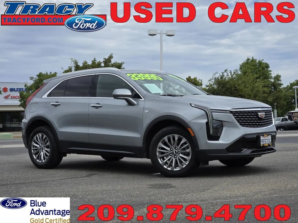 2025 Cadillac XT4 Premium Luxury — photo 1 of 26