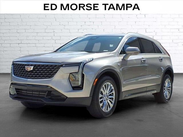 2025 Cadillac XT4 Premium Luxury — photo 1 of 39