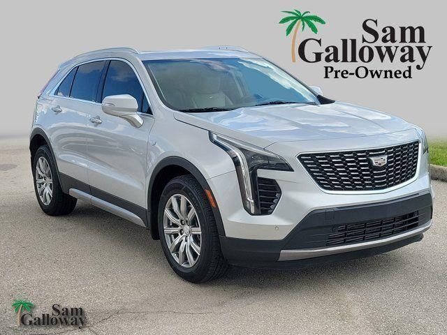 2022 Cadillac XT4 Premium Luxury