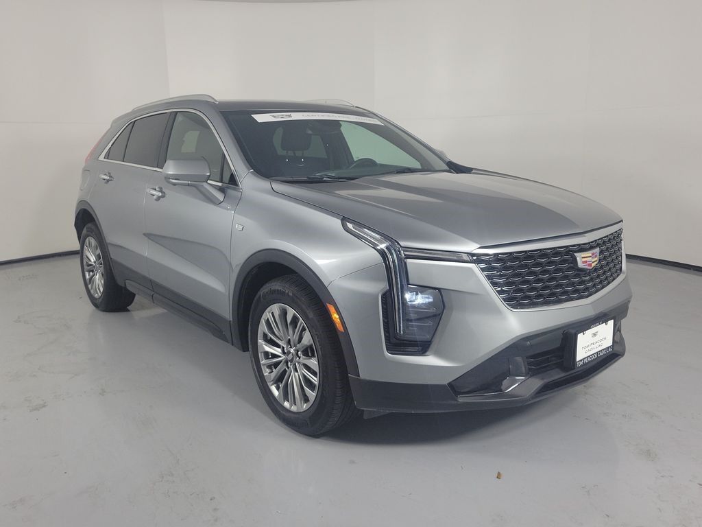 2025 Cadillac XT4 — photo 1 of 7