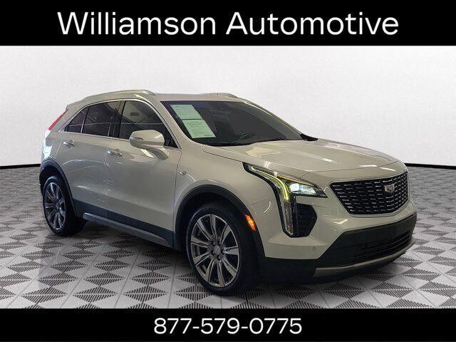 2023 Cadillac XT4 — photo 1 of 7