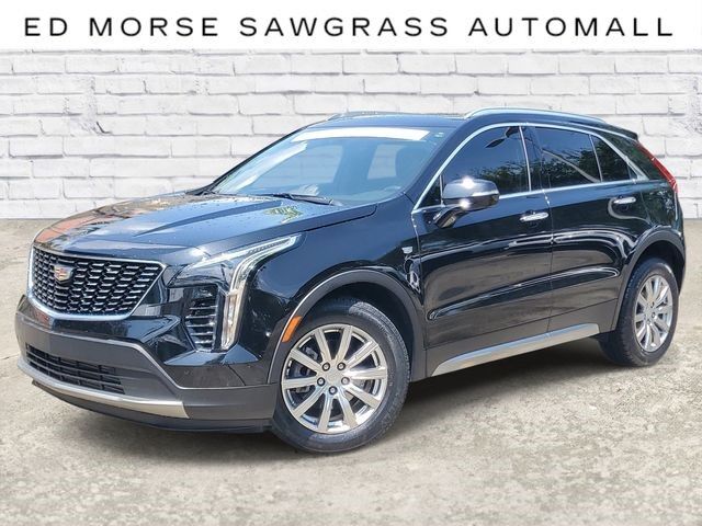 2023 Cadillac XT4 — photo 1 of 7