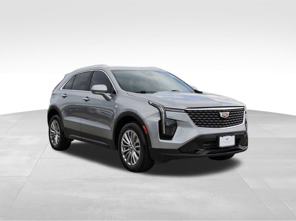 2025 Cadillac XT4 — photo 1 of 7