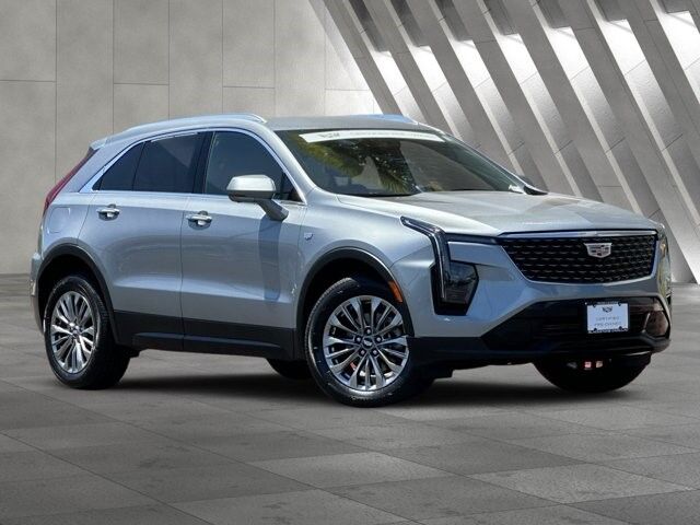 2025 Cadillac XT4 — photo 1 of 7