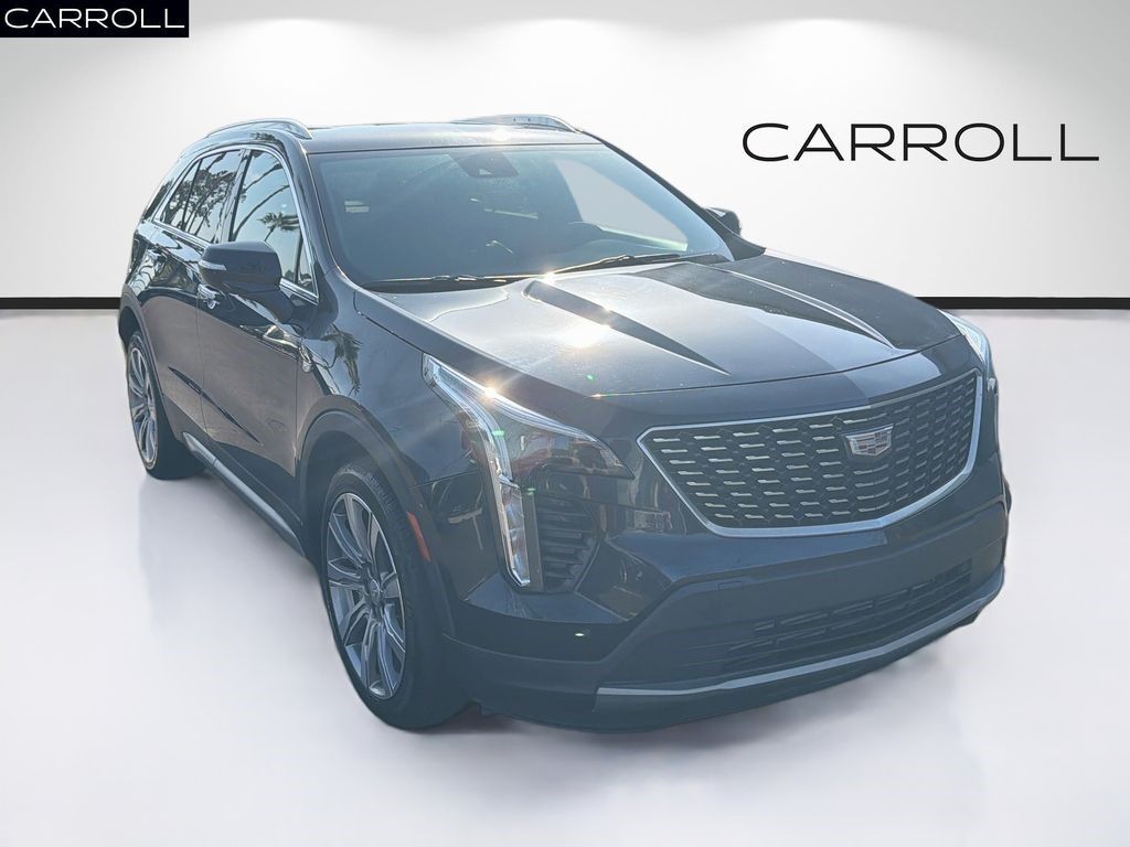 2023 Cadillac XT4 — photo 1 of 7