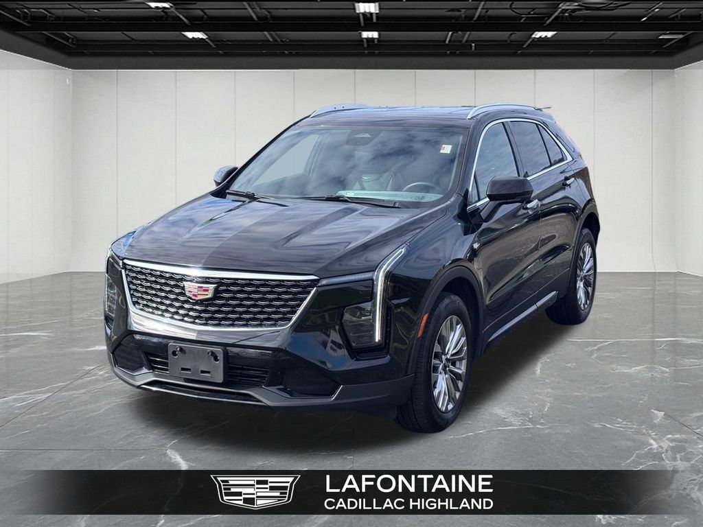 2025 Cadillac XT4 — photo 1 of 7