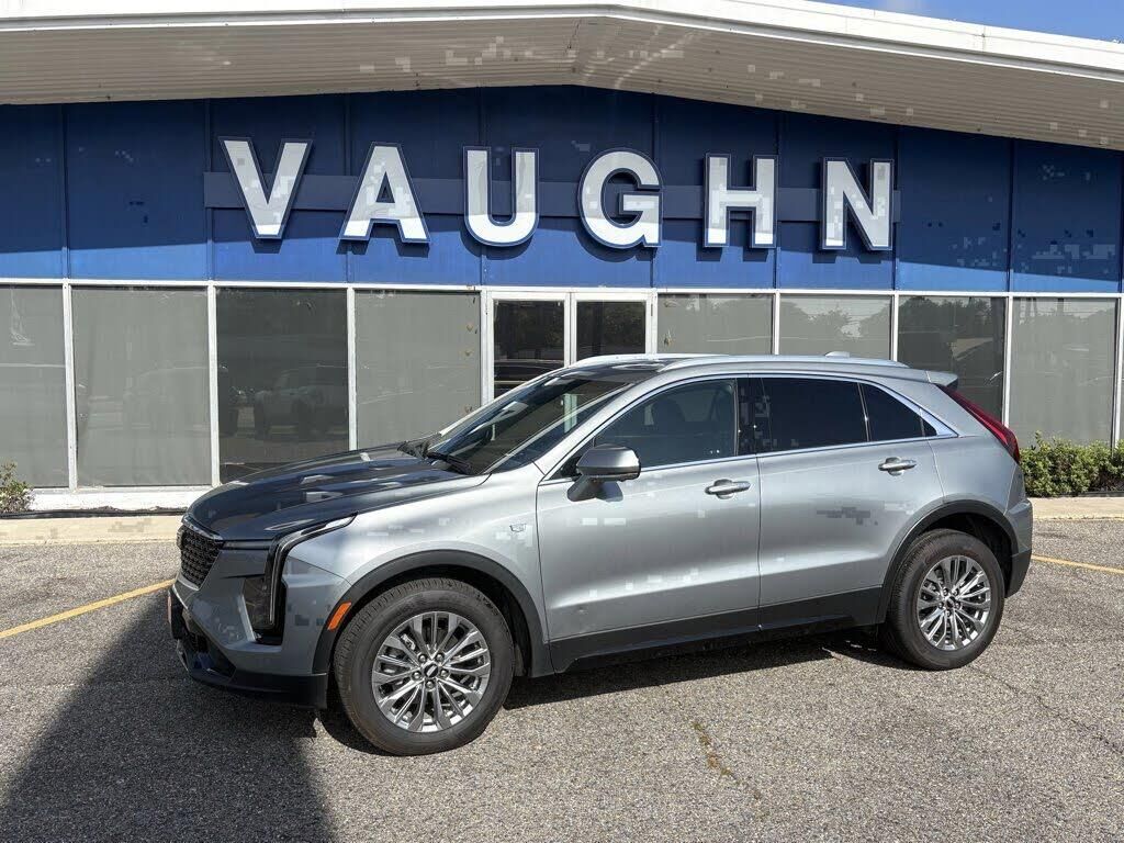 2025 Cadillac XT4 Premium Luxury — photo 1 of 2