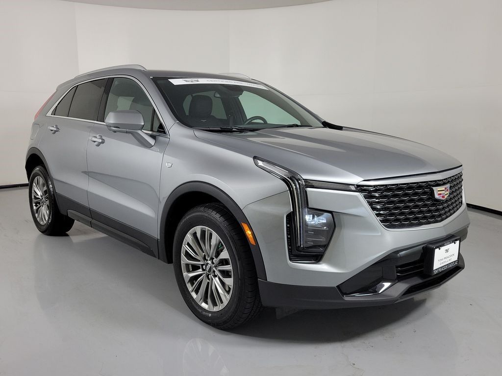 2025 Cadillac XT4 — photo 1 of 7