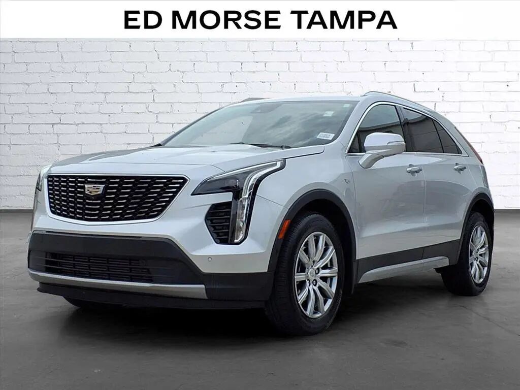 2021 Cadillac XT4 Premium Luxury — photo 1 of 13
