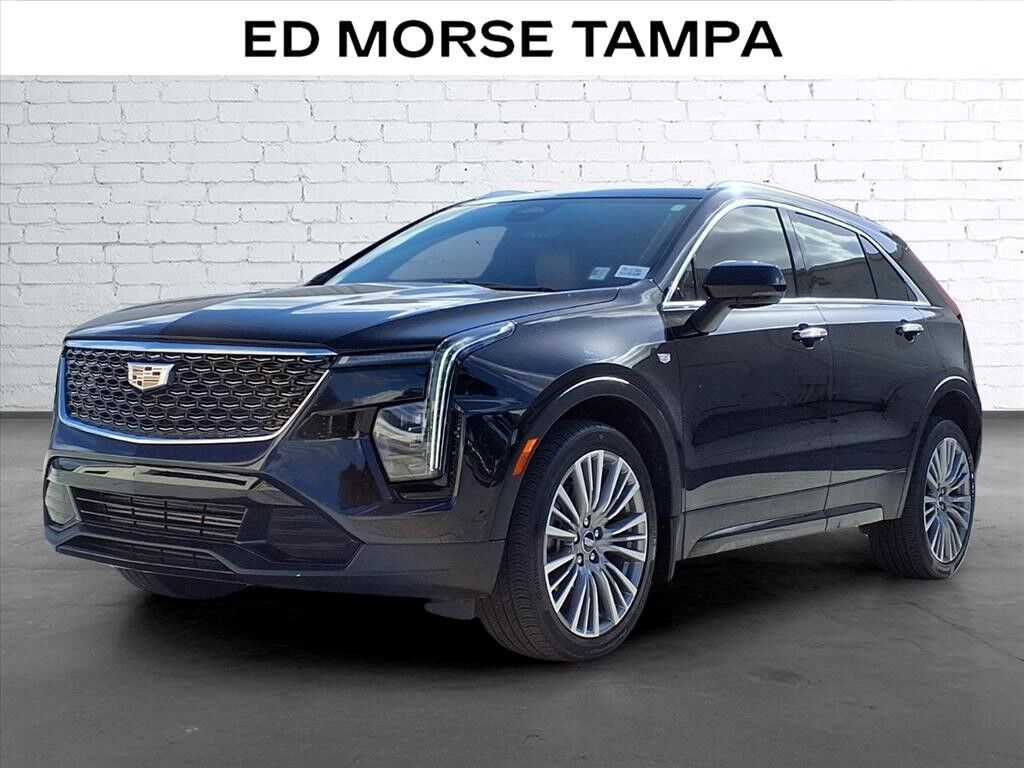 2024 Cadillac XT4 — photo 1 of 7