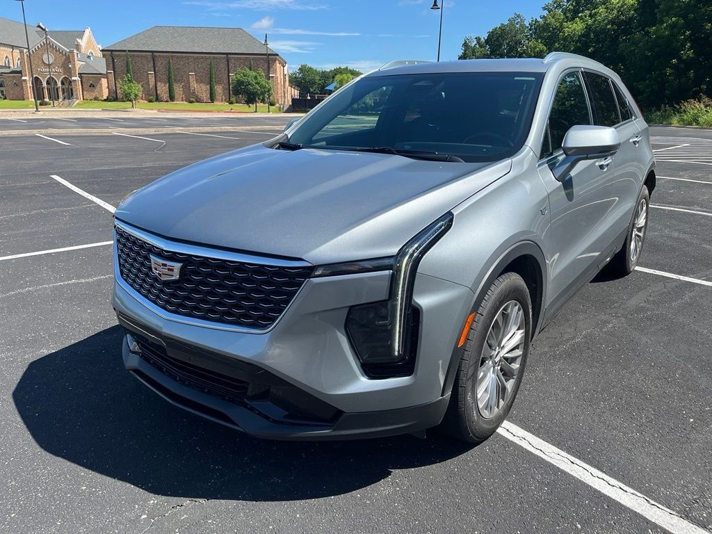 2024 Cadillac XT4 — photo 1 of 7