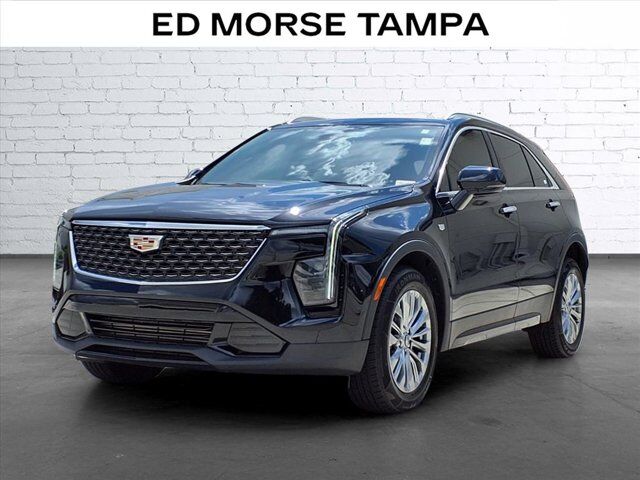 2024 Cadillac XT4 FWD Premium Luxury — photo 1 of 20