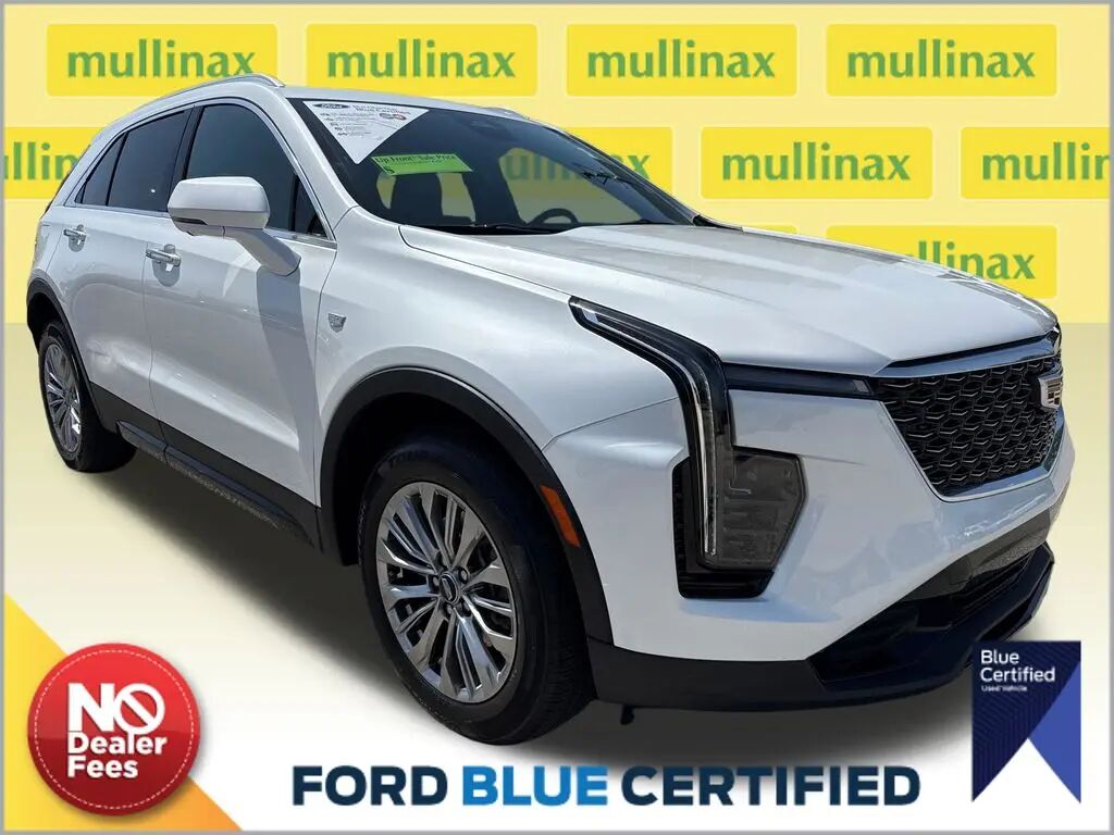 2025 Cadillac XT4 Premium Luxury — photo 1 of 10