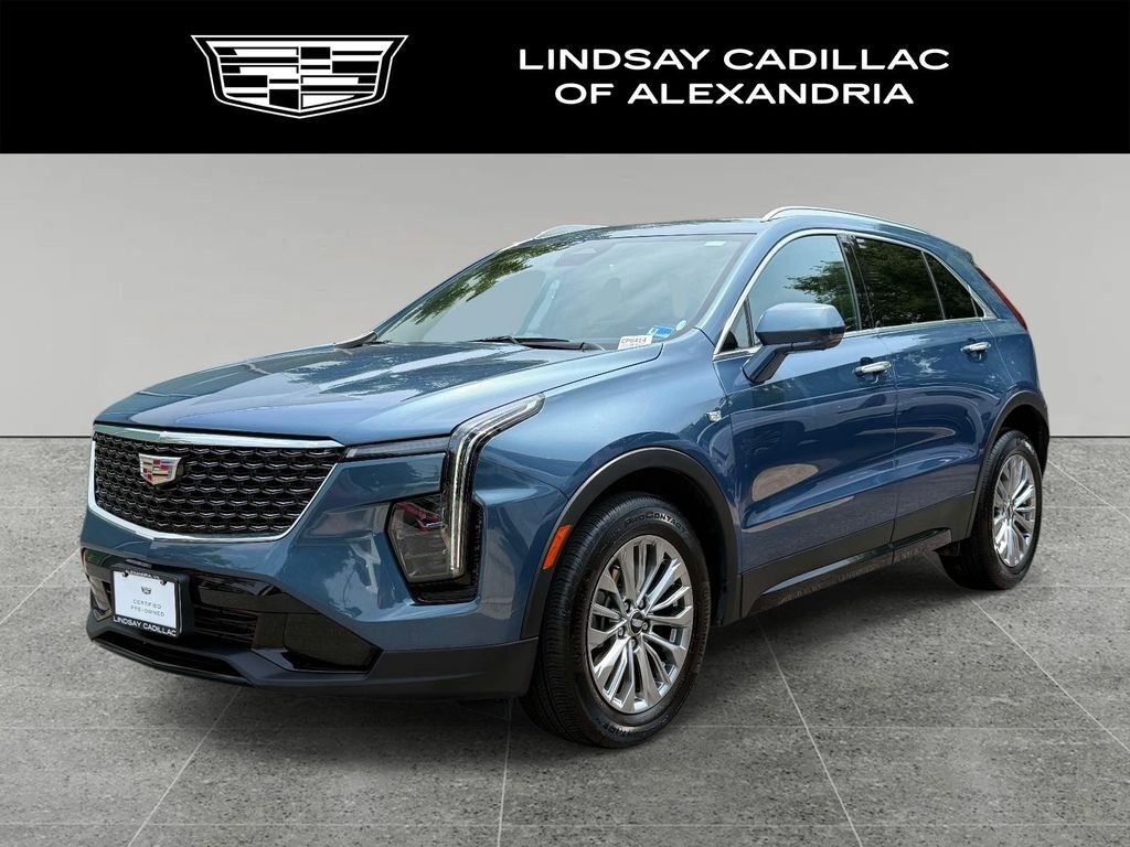 2025 Cadillac XT4 — photo 1 of 7