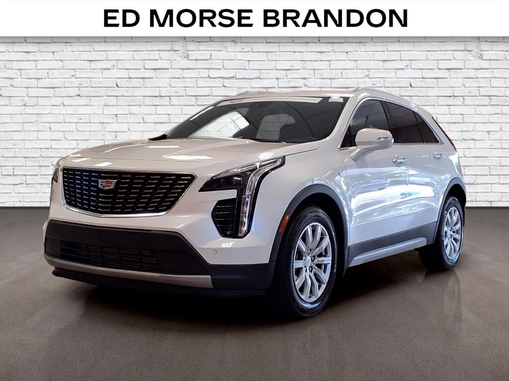 2023 Cadillac XT4 — photo 1 of 7