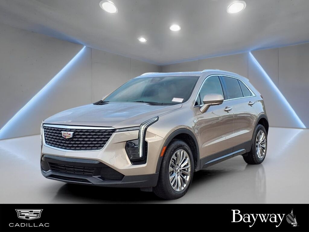 2025 Cadillac XT4 — photo 1 of 6
