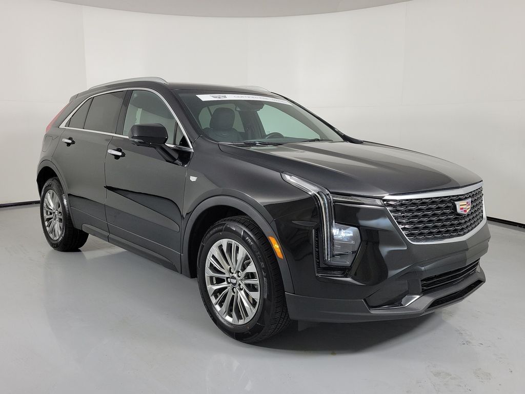 2025 Cadillac XT4 — photo 1 of 7