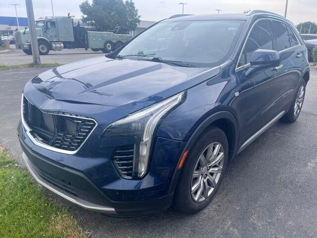 2020 Cadillac XT4 Premium Luxury — photo 1 of 6