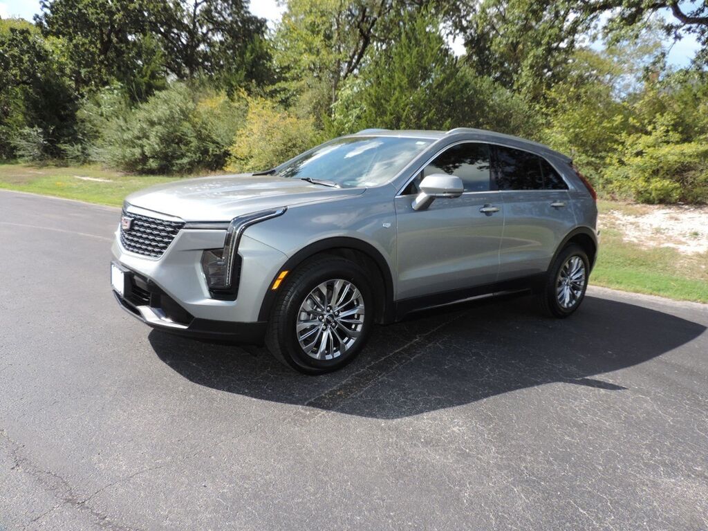 2025 Cadillac XT4 — photo 1 of 7