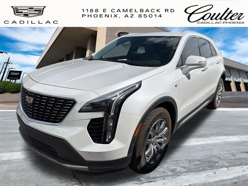 2022 Cadillac XT4 — photo 1 of 7