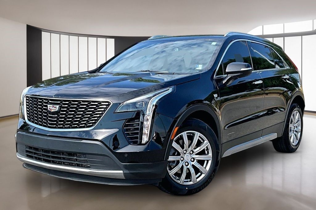 2023 Cadillac XT4 — photo 1 of 7