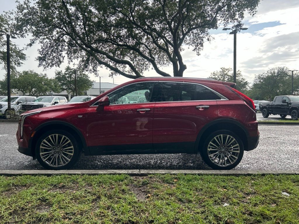2024 Cadillac XT4 — photo 1 of 7