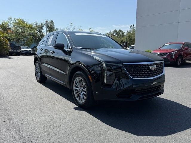 2025 Cadillac XT4 — photo 1 of 7