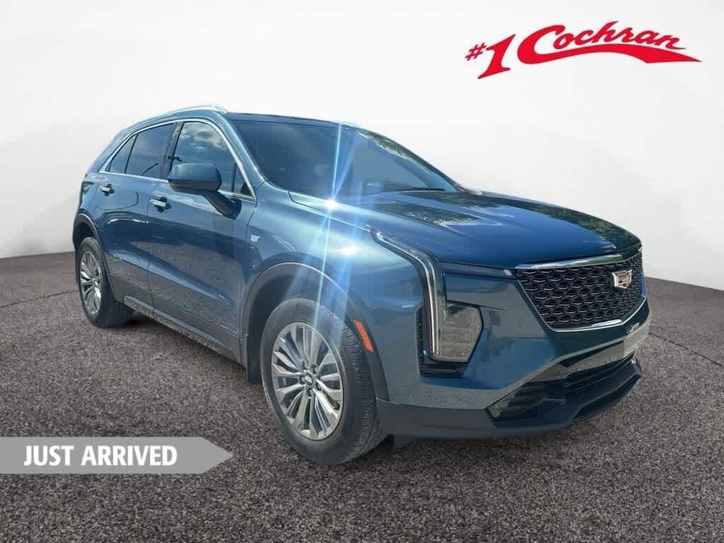 2024 Cadillac XT4 — photo 1 of 2
