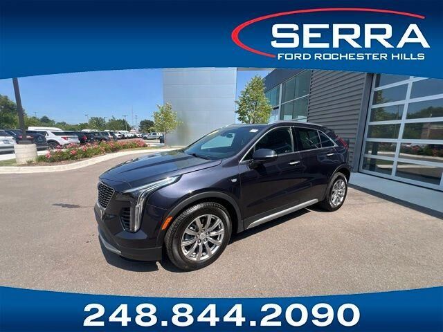 2023 Cadillac XT4 Premium Luxury — photo 1 of 13