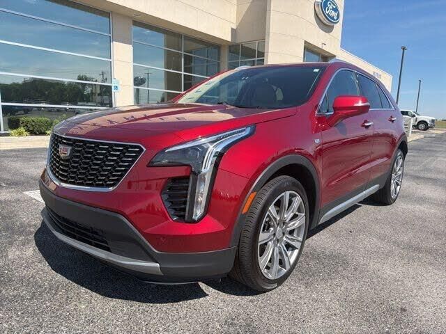 2023 Cadillac XT4 Premium Luxury — photo 1 of 1