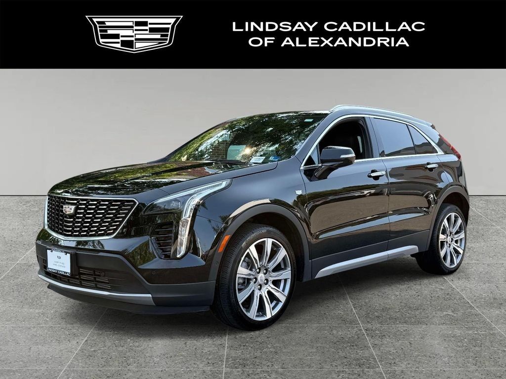 2023 Cadillac XT4 — photo 1 of 7