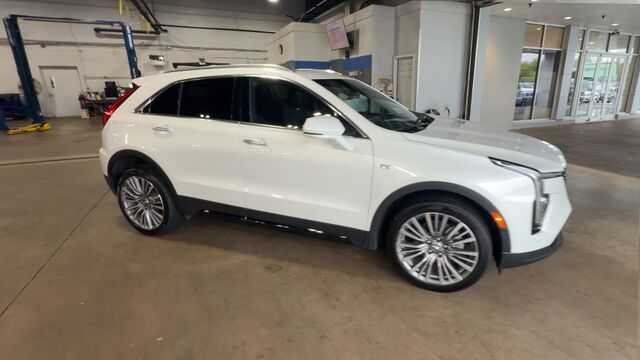 2024 Cadillac XT4 Premium Luxury