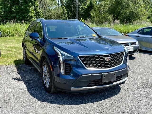 2019 Cadillac XT4 Premium Luxury — photo 1 of 13