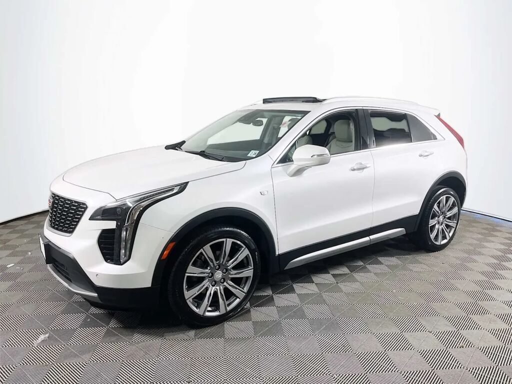 2023 Cadillac XT4 Premium Luxury — photo 1 of 13