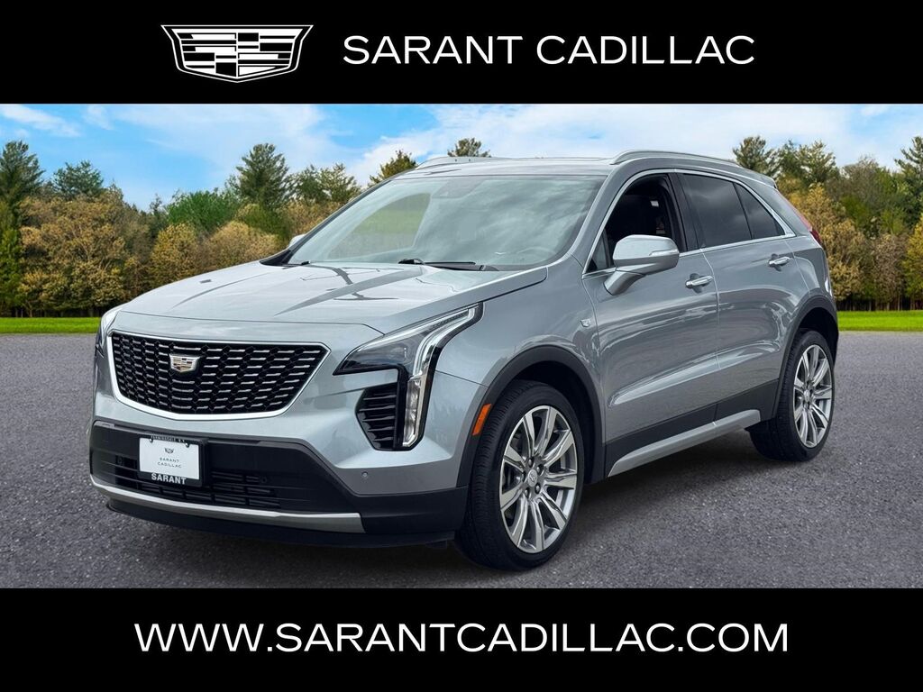 2023 Cadillac XT4 — photo 1 of 7