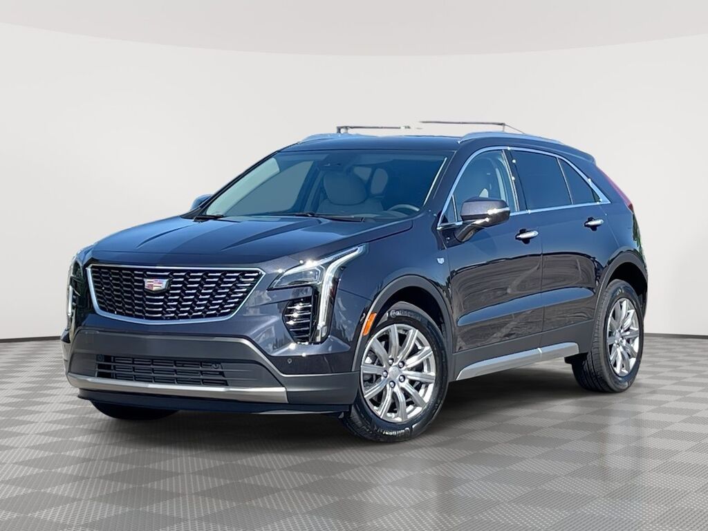 2023 Cadillac XT4 — photo 1 of 7