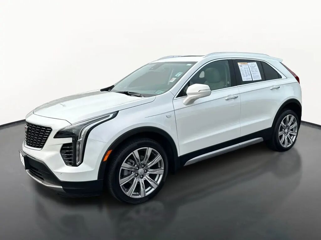2023 Cadillac XT4 Premium Luxury — photo 1 of 13