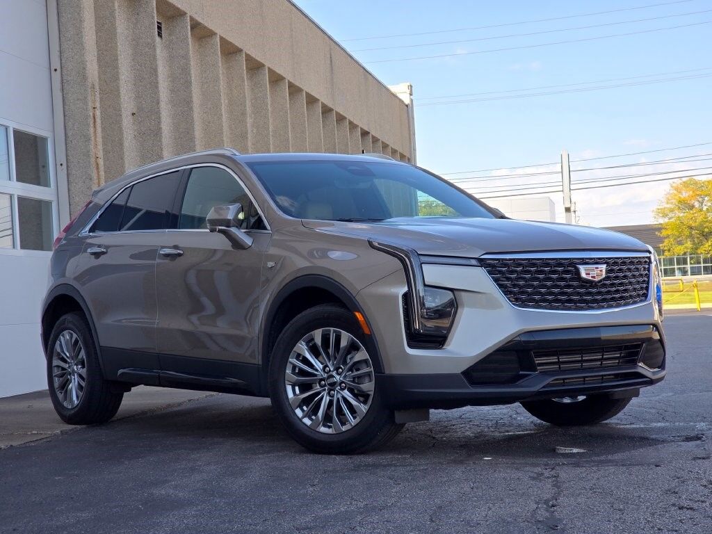 2024 Cadillac XT4 — photo 1 of 7
