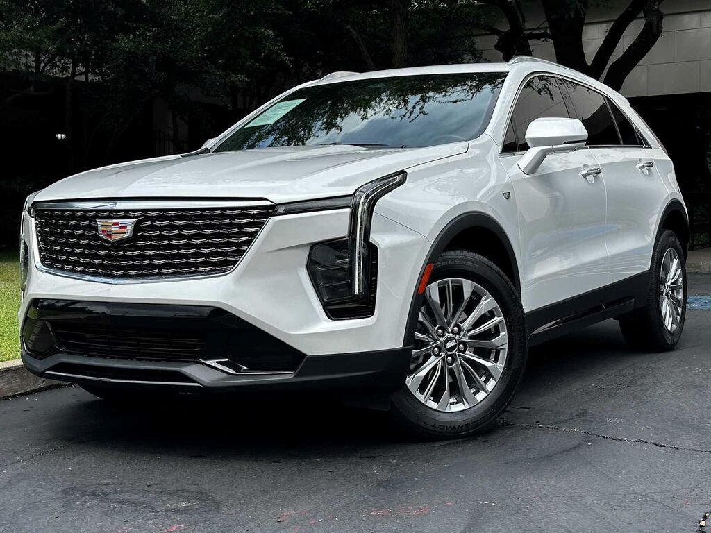 2024 Cadillac XT4 — photo 1 of 7