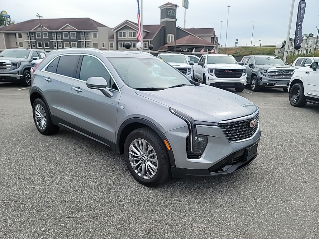 2025 Cadillac XT4 — photo 1 of 7