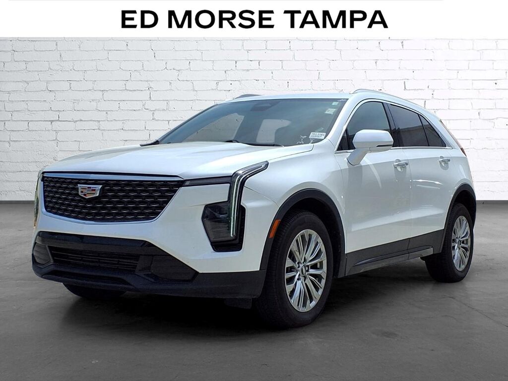 2024 Cadillac XT4 — photo 1 of 7