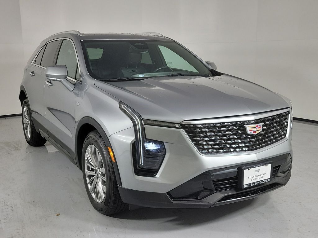 2024 Cadillac XT4 — photo 1 of 7