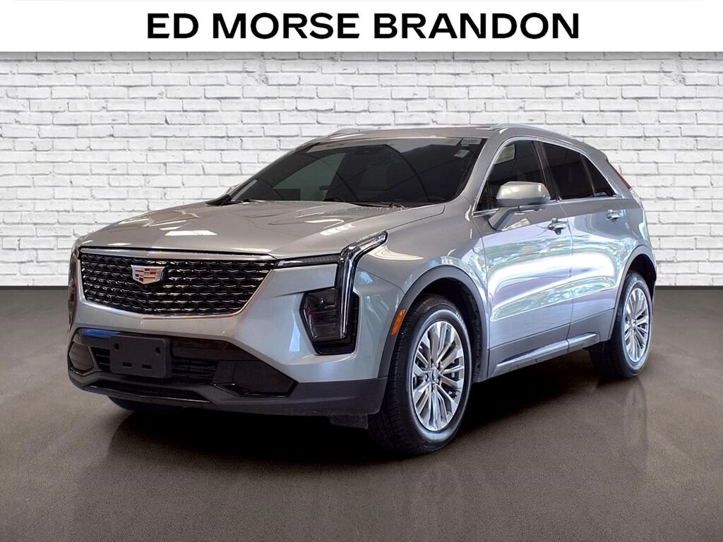 2025 Cadillac XT4 — photo 1 of 7