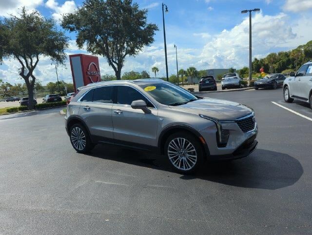 2025 Cadillac XT4 Premium Luxury