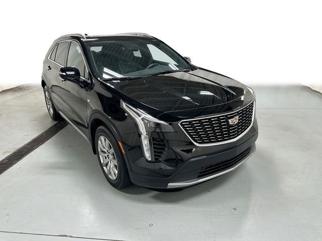 2023 Cadillac XT4 — photo 1 of 7