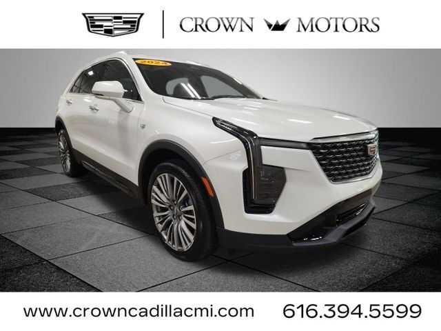 2024 Cadillac XT4 — photo 1 of 7